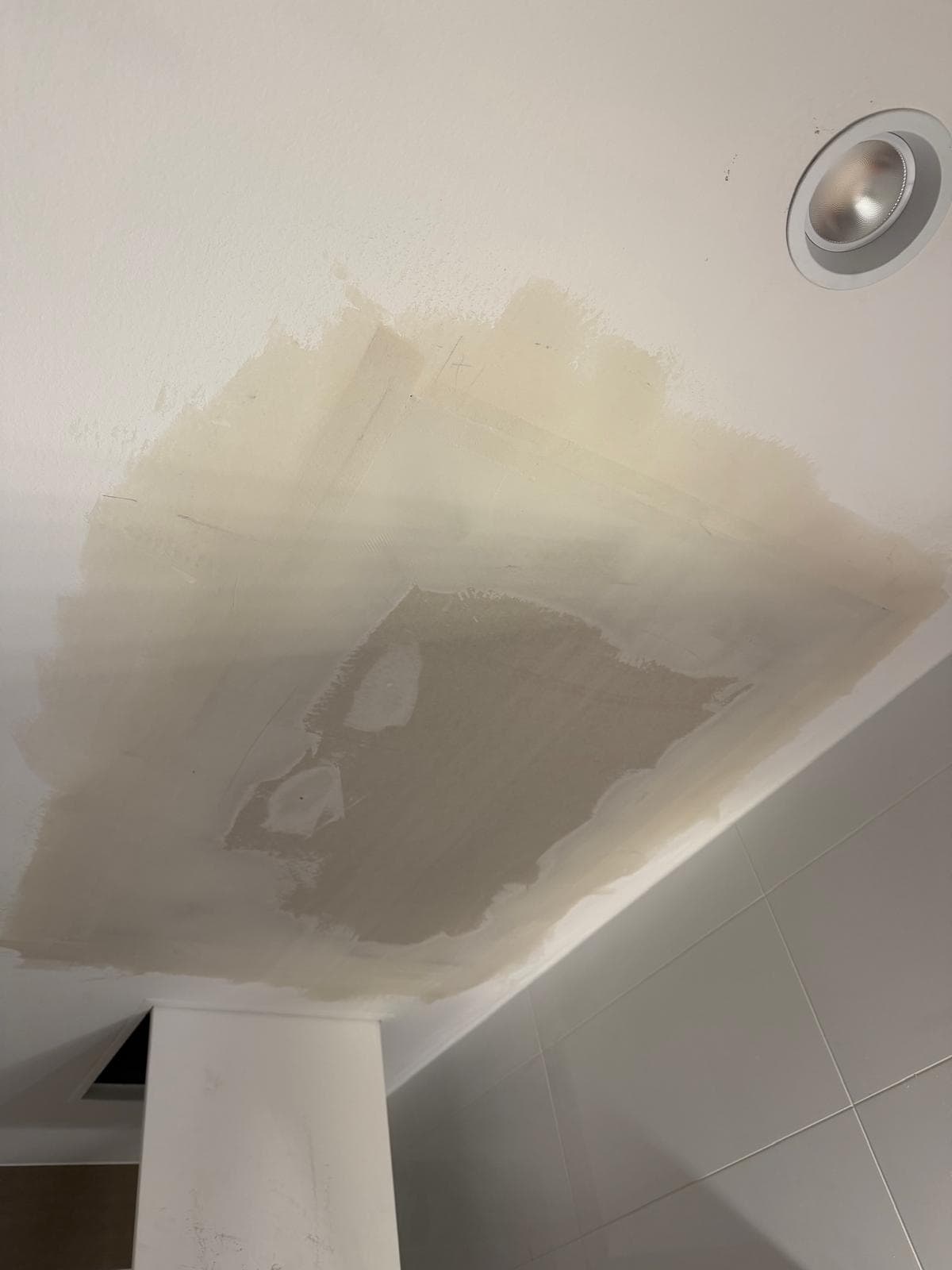 Ceiling repair with the joints set